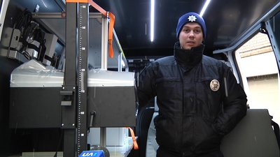 Патрульна поліція Житомирщини презентувала пересувну лабораторію, яка проводить техогляд автомобілів Патрульна поліція Житомирщини презентувала пересувну лабораторію, яка проводить техогляд автомобілів