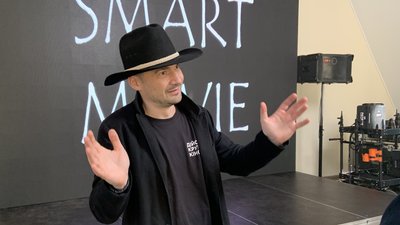 У Києві презентували першу інвестиційну кінокомпанію "Smart movie" У Києві презентували першу інвестиційну кінокомпанію "Smart movie"