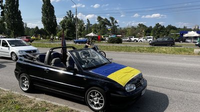 У Запоріжжі відбувся автопробіг на підтримку військополонених із Оленівки У Запоріжжі відбувся автопробіг на підтримку військополонених із Оленівки