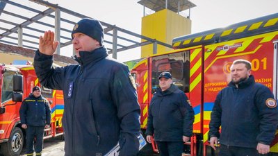 Рятувальники Тернопільщини отримали нові пожежні авто: як їх розподілили та скільки коштують Рятувальники Тернопільщини отримали нові пожежні авто: як їх розподілили та скільки коштують