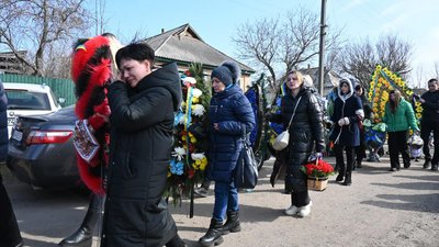 Майже два роки вважали безвісти зниклим: на Черкащині поховали полеглого захисника