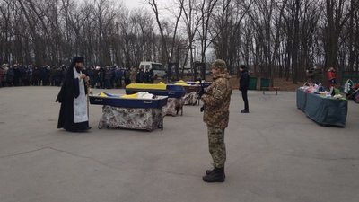 У Кропивницькому попрощалися з бійцями: Андрієм Колотом, Віталієм Шевчуком, Володимиром Ведмеденком, Андрієм Ошовським У Кропивницькому попрощалися з бійцями: Андрієм Колотом, Віталієм Шевчуком, Володимиром Ведмеденком, Андрієм Ошовським