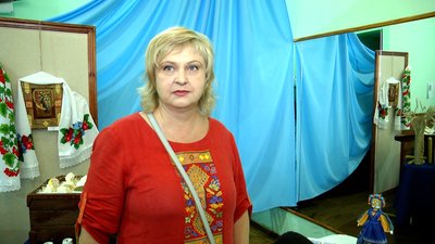 Культурний фронт у тилу: у Житомирі майстри продають вироби, аби зібрати гроші для ЗСУ Культурний фронт у тилу: у Житомирі майстри продають вироби, аби зібрати гроші для ЗСУ