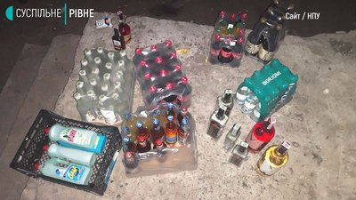 Не доніс: на Рівненщині 60-річний крадій, втікав від поліції з "товаром" та зламав ногу Не доніс: на Рівненщині 60-річний крадій, втікав від поліції з "товаром" та зламав ногу