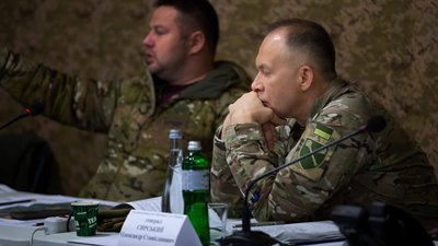 Сирський: українські підрозділи продовжують утримувати північну частину Покровська