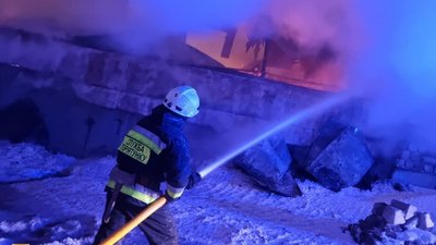 У Дніпрі горів склад: пожежу гасили три години