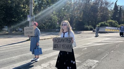 У Полтаві у день памʼяті вшанували загиблих військових