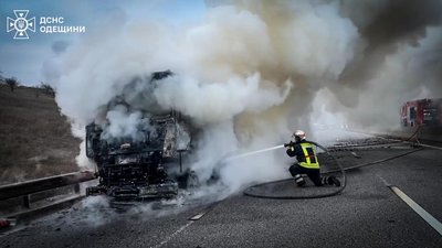 На трасі Київ-Одеса згоріла вантажівка 29 лютого На трасі Київ-Одеса згоріла вантажівка 29 лютого