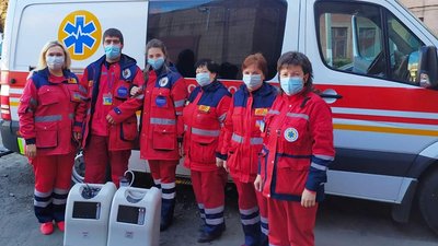 Концентратори від благодійного фонду "Свої" передали швидким Харкова