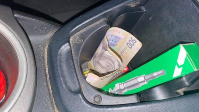 На Волині водій намагався "відкупитися" від поліції за перевезення брухту На Волині водій намагався "відкупитися" від поліції за перевезення брухту