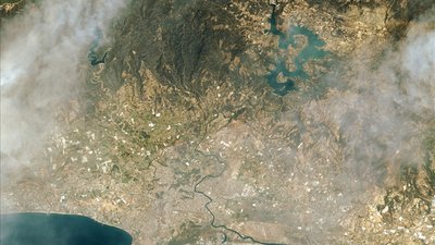 Лісові пожежі в Туреччині видно з космосу — NASA Лісові пожежі в Туреччині видно з космосу — NASA