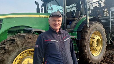 Підживлюють озимий ріпак та зернові культури: на Волині розпочалася весняна посівна Підживлюють озимий ріпак та зернові культури: на Волині розпочалася весняна посівна