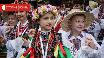 Аматорський ансамбль «Волиняночка» має в колекції пів тисячі вишиванок Аматорський ансамбль «Волиняночка» має в колекції пів тисячі вишиванок
