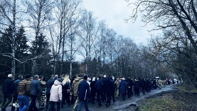 У Берегові попрощалися із загиблим на війні закарпатцем Андрієм Кривим У Берегові попрощалися із загиблим на війні закарпатцем Андрієм Кривим