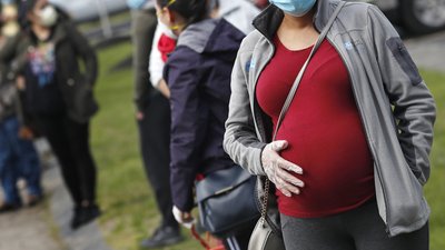 У США вагітним жінкам рекомендували вакцинуватися проти COVID-19