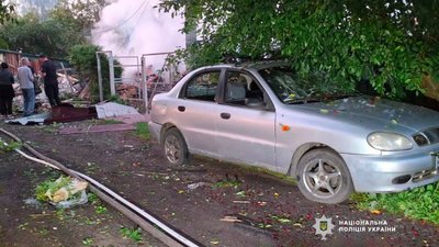 Пошкоджений жилий будинок та цивільне авто: росіяни атакували дроном Семенівку