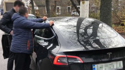 Незаконне переправлення чоловіків призовного віку через державний кордон України – житомирянину повідомили про підозру Незаконне переправлення чоловіків призовного віку через державний кордон України – житомирянину повідомили про підозру
