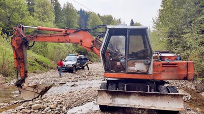 На Франківщині впіймали крадіїв гравію На Франківщині впіймали крадіїв гравію