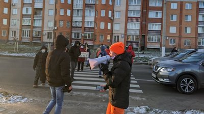 Протест проти газової заправки: у Чернігові на годину перекрили вулицю Незалежності Протест проти газової заправки: у Чернігові на годину перекрили вулицю Незалежності
