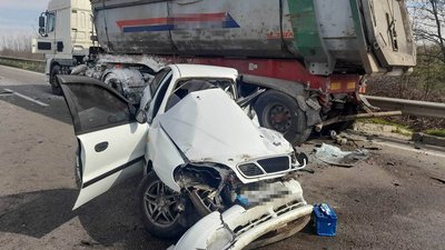 Загинули двоє людей: на трасі Київ-Одеса зіштовхнулися дві автівки