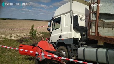 У ДТП на Рівненщині загинули батько з п'ятирічним сином У ДТП на Рівненщині загинули батько з п'ятирічним сином