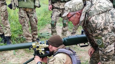 Хмельничанин пішов до війська добровольцем у 69 років Хмельничанин пішов до війська добровольцем у 69 років