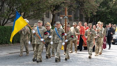 В Ужгороді попрощалися з полеглим на війні Антонієм Рабелем В Ужгороді попрощалися з полеглим на війні Антонієм Рабелем