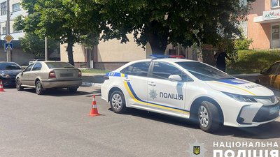 На Полтавщині поліцейський автомобіль збив пенсіонерку