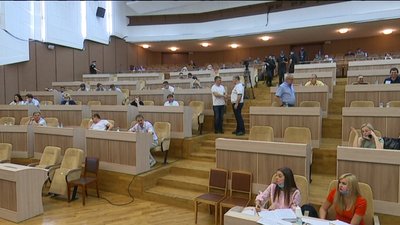 Три мільйони - на маски та дезінфектори. Депутати в Сумах внесли зміни до бюджету міста Три мільйони - на маски та дезінфектори. Депутати в Сумах внесли зміни до бюджету міста