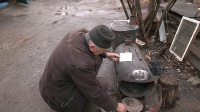 Не взяли на фронт через вік, почав робити пічки для військових: історія ветерана з Харківщини Не взяли на фронт через вік, почав робити пічки для військових: історія ветерана з Харківщини