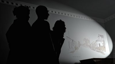 Сто років історії у малюнках і експонатах: у музеї на Рівненщині облаштовують залу становлення міста Сто років історії у малюнках і експонатах: у музеї на Рівненщині облаштовують залу становлення міста