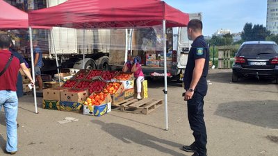 Тернопільський ринок перевірили на дотримання карантинних вимог Тернопільський ринок перевірили на дотримання карантинних вимог