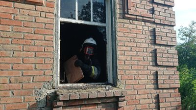У Суботцівській громаді рятувальники гасили пожежу у домі та знайшли три тіла У Суботцівській громаді рятувальники гасили пожежу у домі та знайшли три тіла