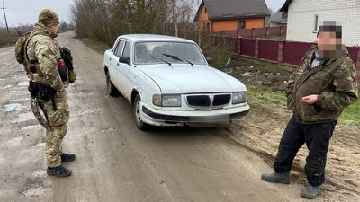 Шукатимуть заборонені предмети, зброю і вибухівку: на прикордонні Рівненщини діє мобільний блокпост Шукатимуть заборонені предмети, зброю і вибухівку: на прикордонні Рівненщини діє мобільний блокпост