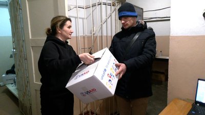 У Рівному дітям-переселенцям роздають теплі речі. Які документи потрібно мати батькам У Рівному дітям-переселенцям роздають теплі речі. Які документи потрібно мати батькам