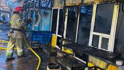 У Первомайську Миколаївської області спалахнула пожежа у торговому ряді У Первомайську Миколаївської області спалахнула пожежа у торговому ряді