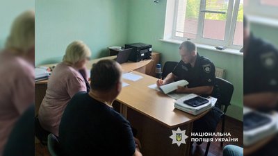 Нарахувала колегам зайві 340 000 зарплати: на Чернігівщині оголосили підозру бухгалтерці