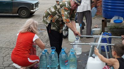 "День проходить у пошуках води". Як у Марганці на Дніпропетровщині відновлюють водопостачання "День проходить у пошуках води". Як у Марганці на Дніпропетровщині відновлюють водопостачання