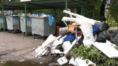 Брак техніки і штрафи за викинутий великогабарит. Хто вивозитиме сміття в Черкасах Брак техніки і штрафи за викинутий великогабарит. Хто вивозитиме сміття в Черкасах