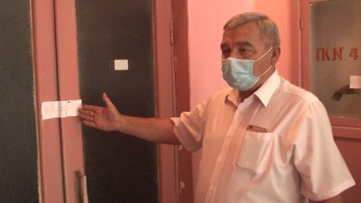 Більшість приміщень Староушицької райлікарні опечатані. Надання медичних послуг тут призупинене. Фото: Суспільне. Більшість приміщень Староушицької райлікарні опечатані. Надання медичних послуг тут призупинене. Фото: Суспільне.