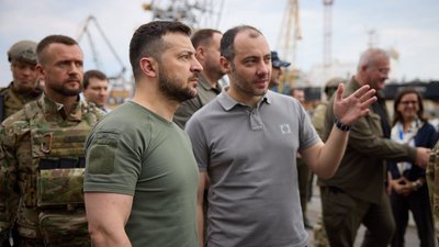 Президент України Володимир Зеленський, який прибув до порту Чорноморськ Президент України Володимир Зеленський, який прибув до порту Чорноморськ