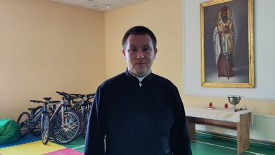 Священник Священник