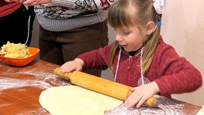 На кордоні Сумщини готують їжу для українських захисників На кордоні Сумщини готують їжу для українських захисників