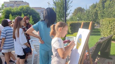 У Черкасах встановили бронзову скульптуру кота