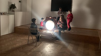 Лялькарка з Донецька разом з дітьми переселенців ставлять вертеп на Львівщині Лялькарка з Донецька разом з дітьми переселенців ставлять вертеп на Львівщині