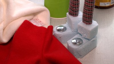 "Краду в себе час, щоб зробити потіху": кравчиня з Рівненщини виготовляє новорічних гномів та оленів