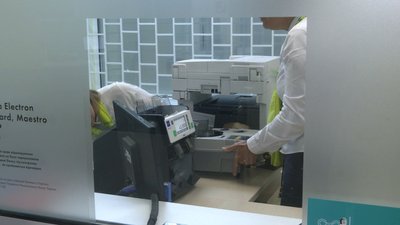 "Смілива гривня": рівняни перераховують монети на ЗСУ "Смілива гривня": рівняни перераховують монети на ЗСУ
