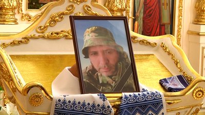 Загинув неподалік Луганська: у Житомирі попрощалися з військовим Юрієм Вишневецьким Загинув неподалік Луганська: у Житомирі попрощалися з військовим Юрієм Вишневецьким