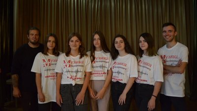 «Найбільше мови ворожнечі - у російських реперів». Вчитель з Франківська про музику підлітків «Найбільше мови ворожнечі - у російських реперів». Вчитель з Франківська про музику підлітків