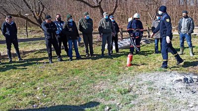 Прикарпатські рятувальники та лісівники пройшли навчання з гасіння лісових пожеж Прикарпатські рятувальники та лісівники пройшли навчання з гасіння лісових пожеж